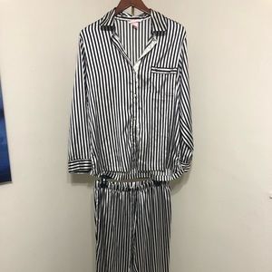 Like New Victoria Secret silk pajamas